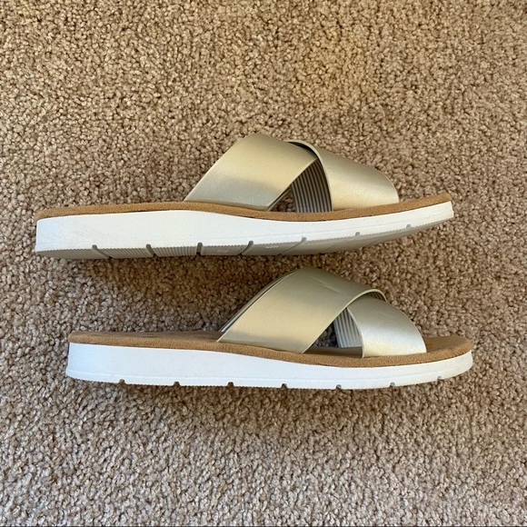 IZOD Alyssa Gold Strap Sandals - Picture 3 of 5